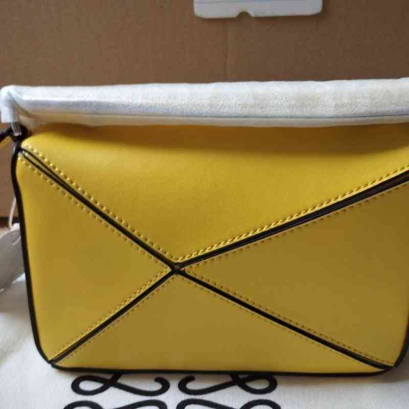 Designer Luxury Women Sac Lowe Handbags Totes Femmes Crossbody Fody Loulous Puzz Handbag Loweitys 5A Quality Cubi Capy Capacité de mode Sacs poly