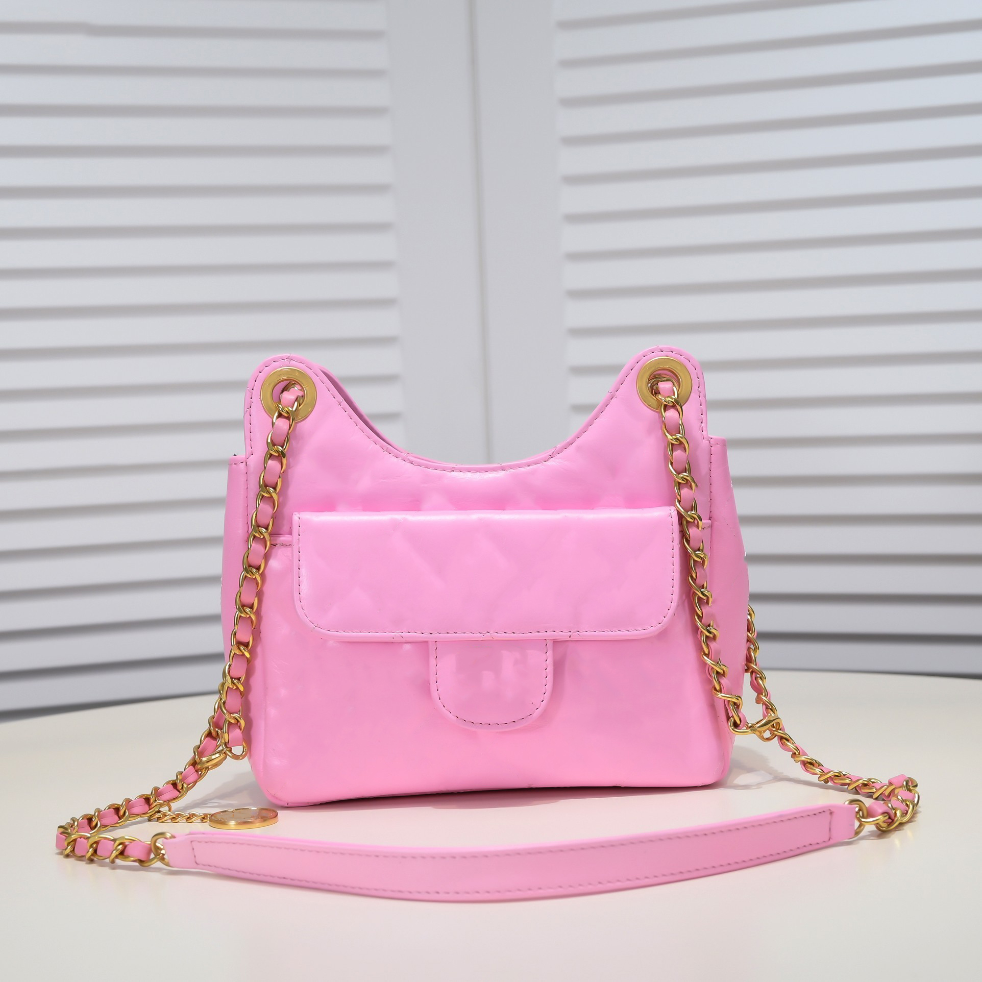 

Shopping Bags Cross body high quality Classic Oil Wax Leather Material Temperament Elegant Body Style Suitable for All Seasons Chain Shoulder Strap Bag 3310, Green