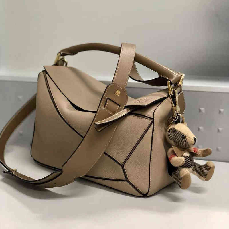 High level designer bag Loew's handbag Leather Women's Bag New Fashion Boston Puzzle Geometry Lingge Messenger Hand Pillow high sense l
