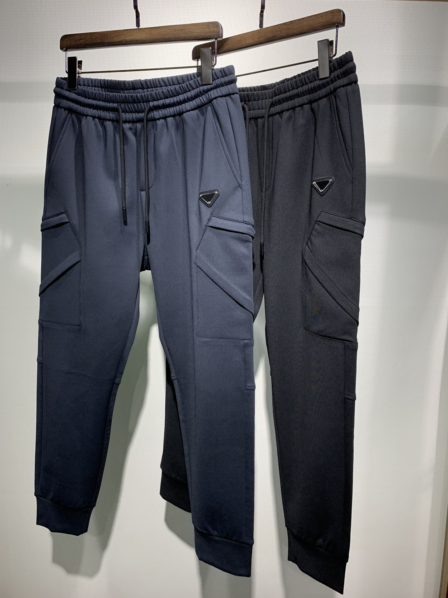 

Mens designer pants fall winter new fashion jogger cargo pants high quality cotton pockets splicing design luxury casual elastic waist pants, Blue