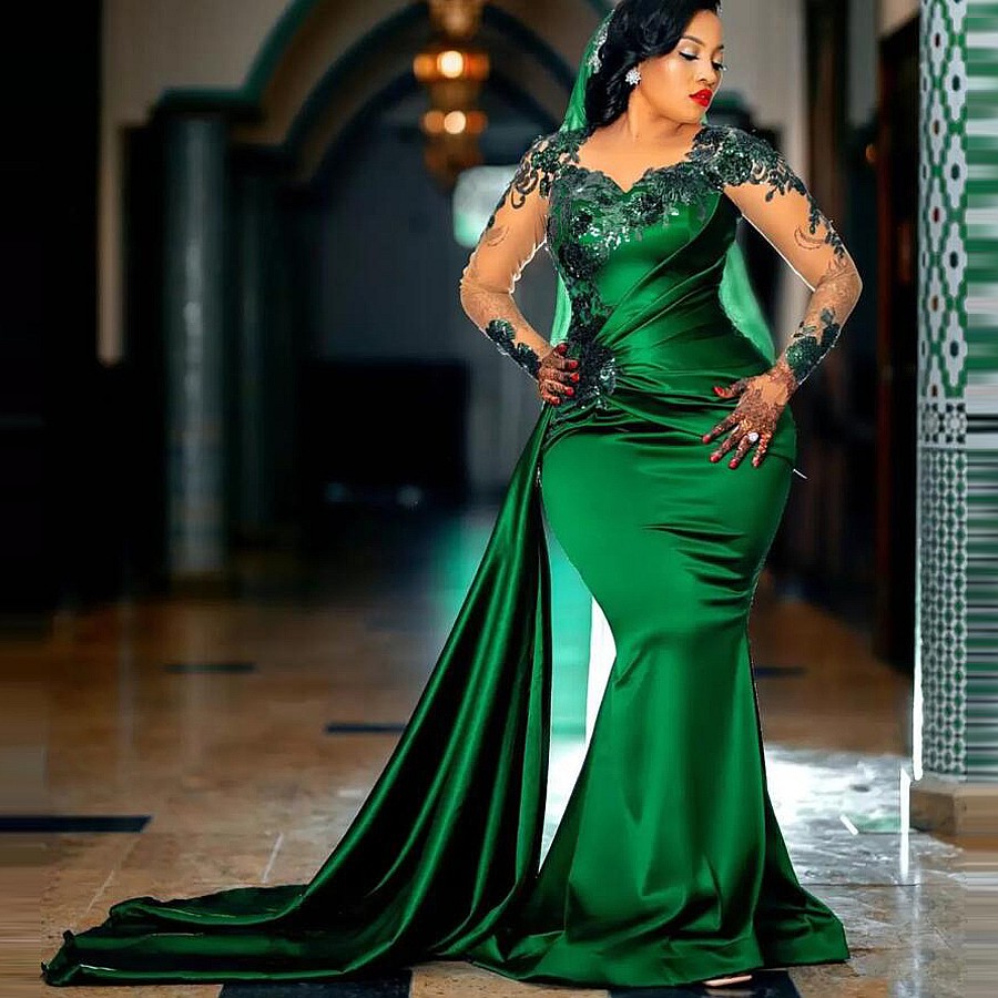 2024 Robes de soirée de sirène verte émeraude illusion à manches longues en dentelle applique satin robes de bal formelles peplum arabe célébrité