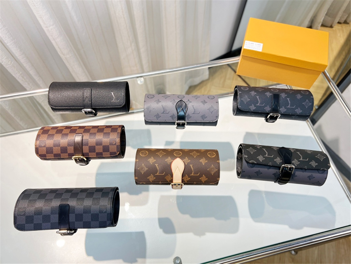 

ILIVI Monogram Watch Case Collectable Stuff Sacks Flower Watchcase Designer Womens Mens Travel Accessory Storage Classical Fashion Gift