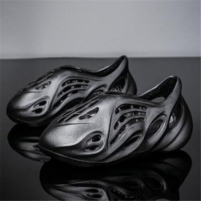 Designer de luxe garçons filles mode plage sandales d'été bébé enfant en bas âge petits grands enfants Slip-On mousse enfants légers chaussures à