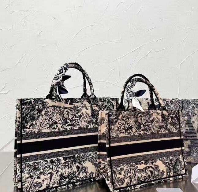 

High Quality Totes Bags Women's Embroidery Handbag Street Trend Designer Large Capacity Pattern Canvas Screen Printing Shopping Shoulder Bag Purse Tote, No bag