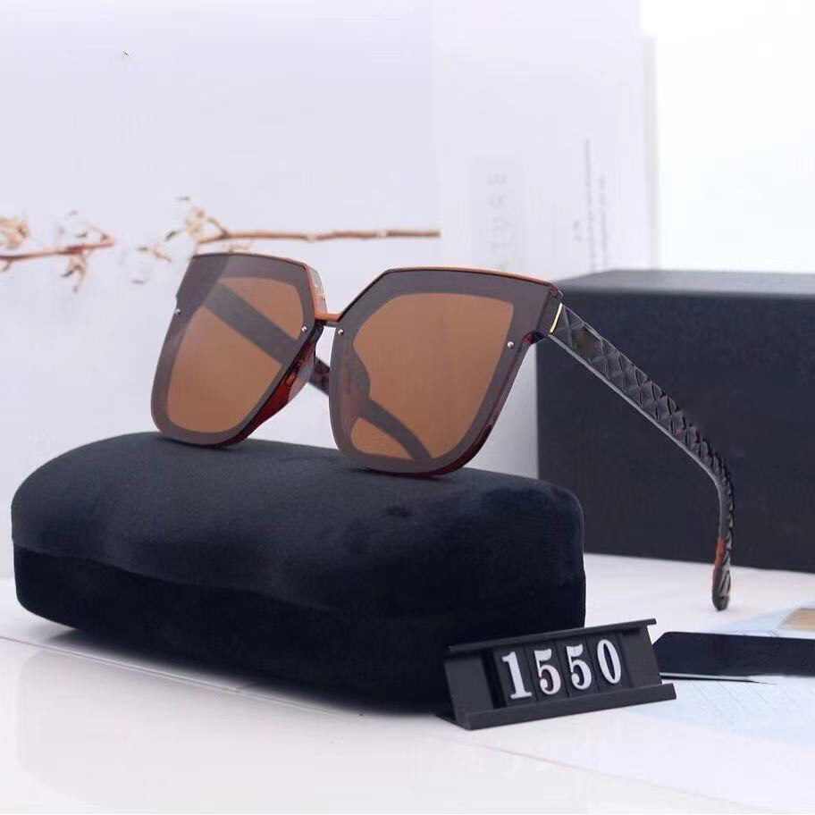 2022 Brand de mode Classic Lettre design de lunettes de soleil polarisées pour hommes UV400 PLACE CONDUCTION SPORT