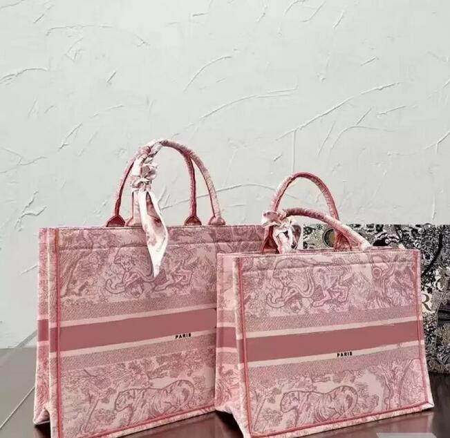 

42X36cm Women's Totes Bags Embroidery Handbag Street Trend Designer Large Capacity Pattern Canvas Screen Printing Shopping Shoulder Bag Purse, No bag