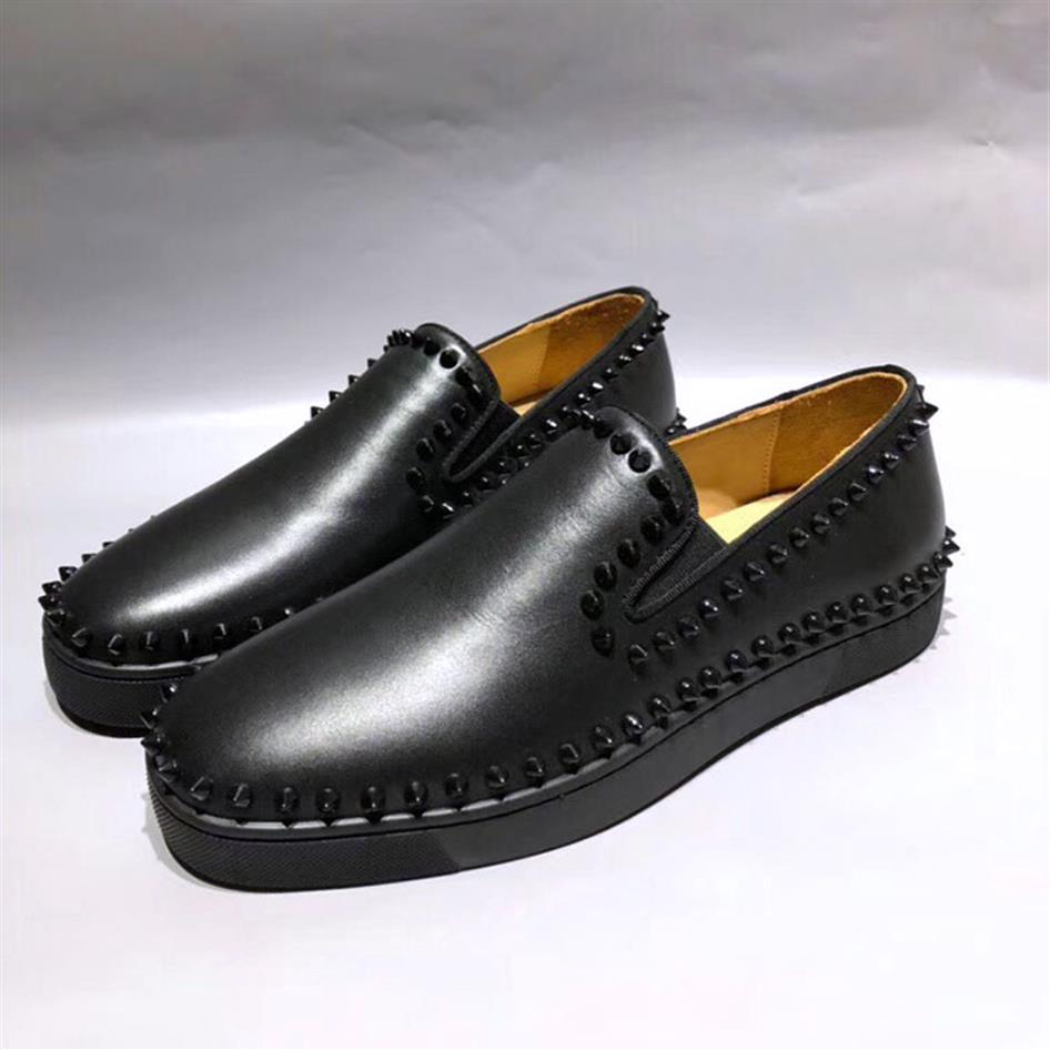 2021 Fashion Mens Womens Dress Shoes Black White Suede with spikes Low Top Sneakers Bottom is red color Casual Shoes Size 36-47249o