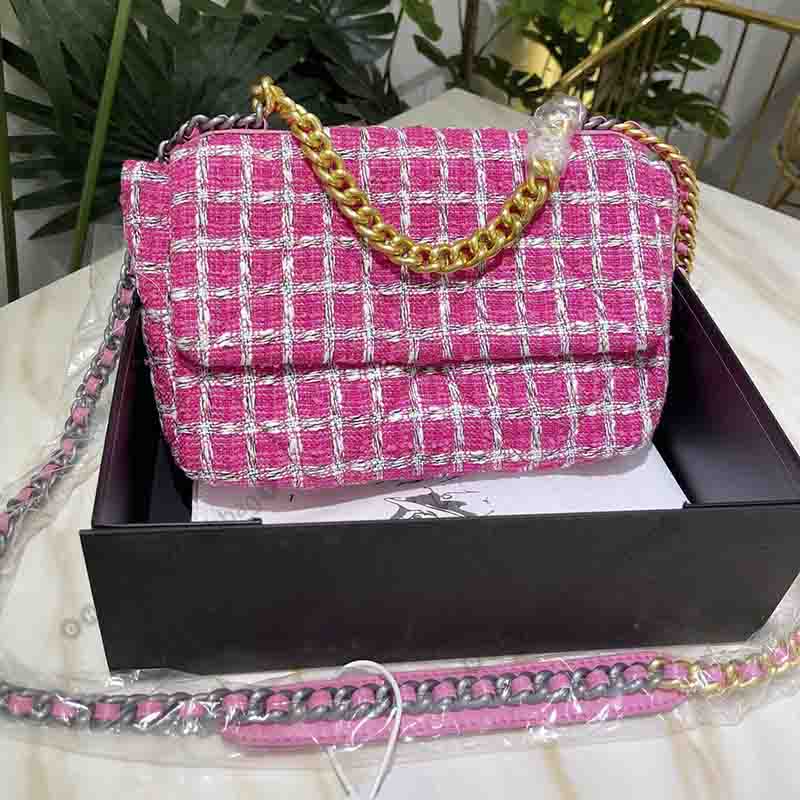

Jumbo Flap 19 Knitting Tweed MultiColor Tote Bag Gold-Tone Chain Letter Badge Quilted Shoulder Bags Women 26cm, Box