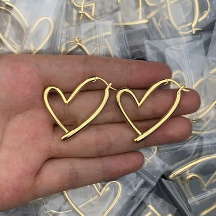 

Fashion New Ladies Stud Earrings Popular Design Shiny Full Drill Ear Decoration Love Bag Pendant Jewelry Simple Lightweight Ear Hook Crystal