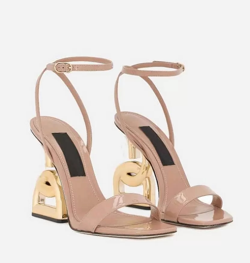 

Famous Summer Keira Sandals Shoes Women Patent Leather Pop Heel Gold-plated Carbon Lady Sexy Sandalias Party Dress Comfort Walking EU35-43 BOX