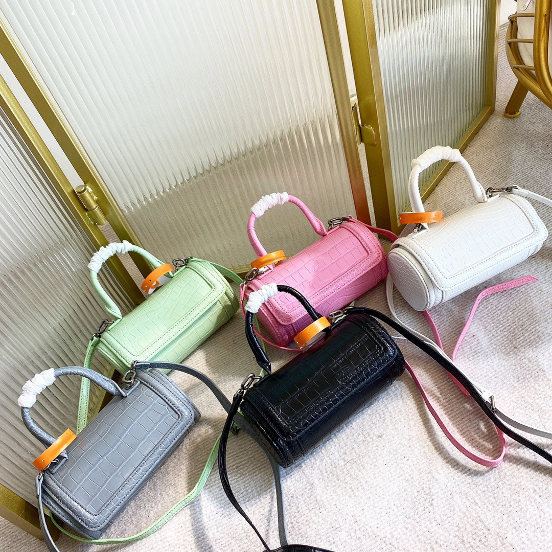 

Designer Cylindrical bag personalized bbbbb fashion design womens portable shoulder bag unique shape half moon flip handbag with box 21x10x10, Black[≈21x10x10]