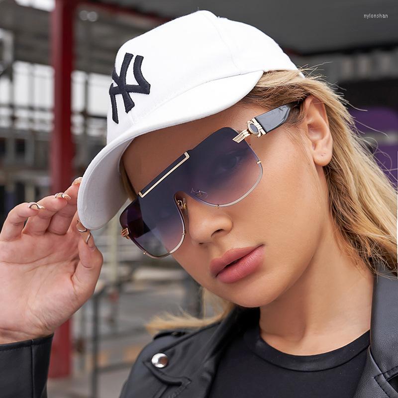 

Sunglasses High-end Large-frame Temperament Ladies Frameless One-piece Trend Men's Europe And The UnitSunglasses