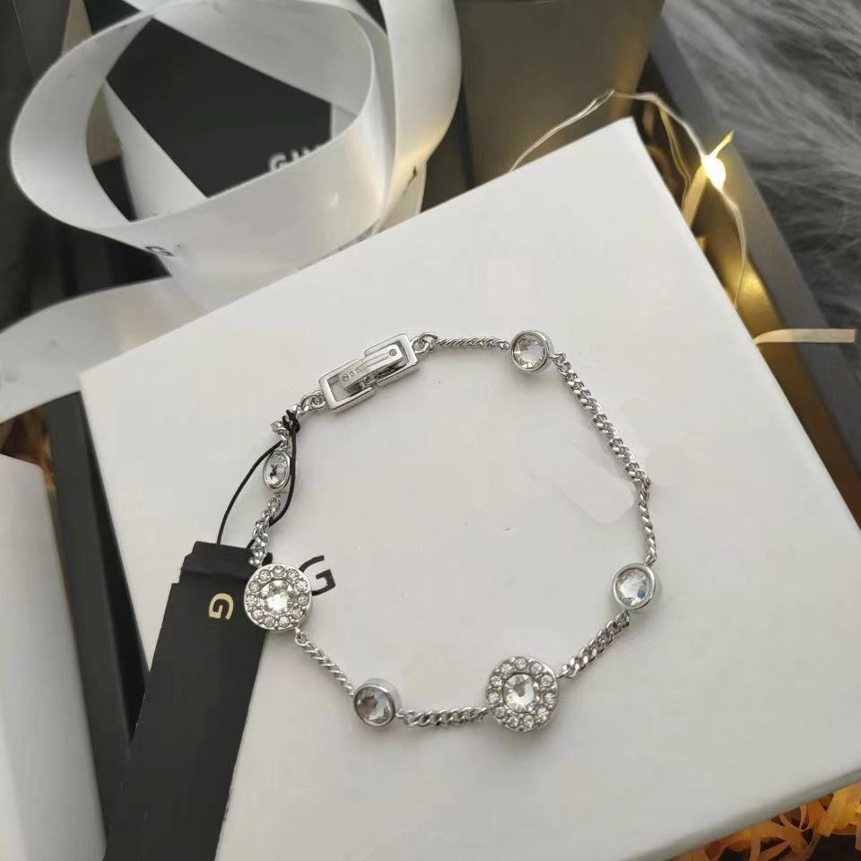 

Designers bracelet Shiny Diamond Charm Bracelets Fashion metal Hand catenary top designers jewelry Popular Ladies Men love pendant very nice
