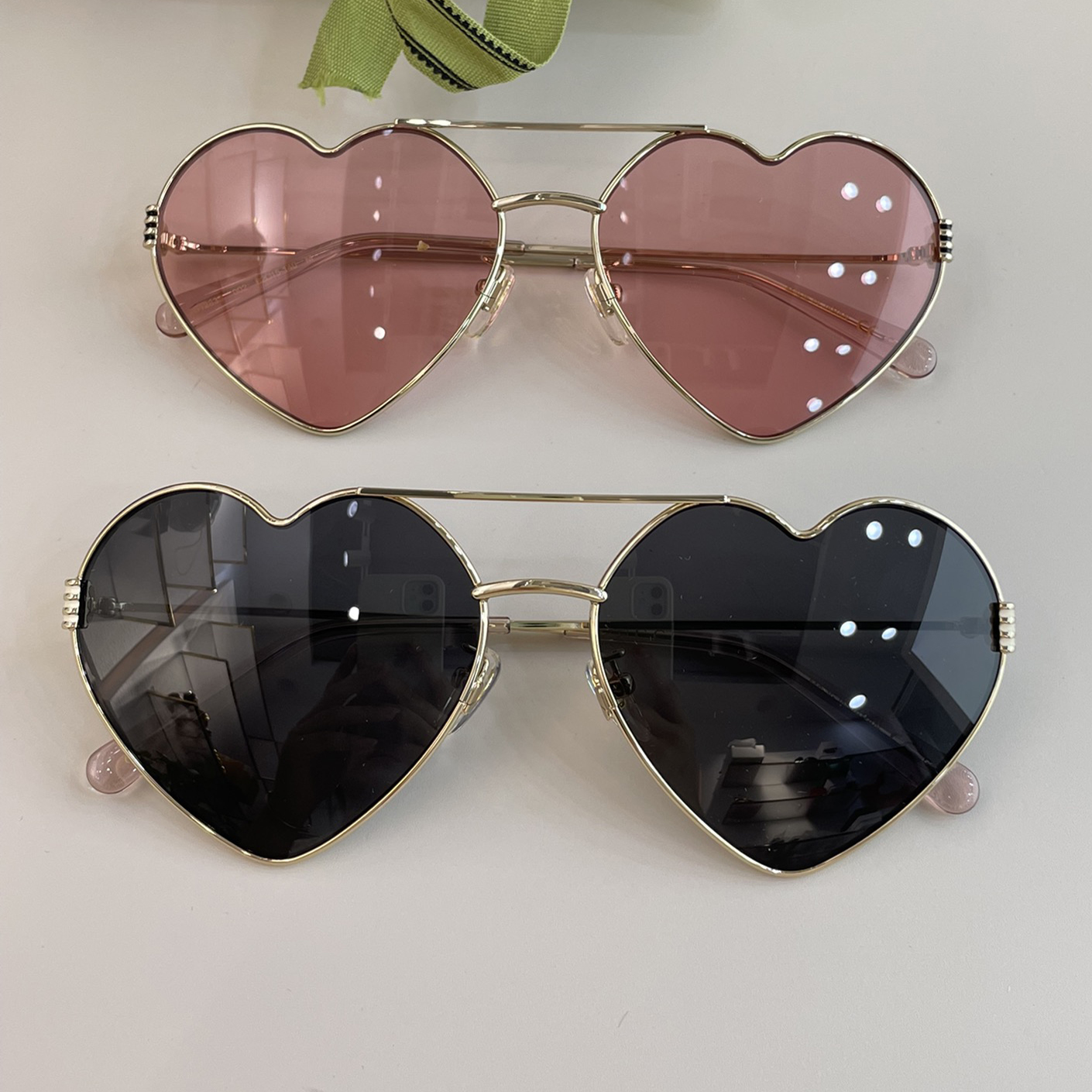 

Inspired Heart Shaped Sunglasses for Women Gold Metal/Pink Lens Glasses Shades Sonnenbrille Occhiali da sole UV400 Eyewear with Box