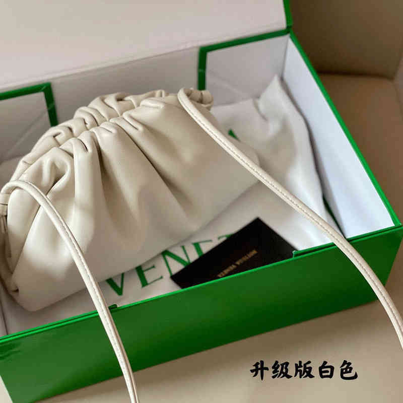 Sacs de soirée Classic Venetas Wholesale Designer Bottegas Handbags Cloud Plient le même sac de messager pour femmes haut de gamme en cuir One ép