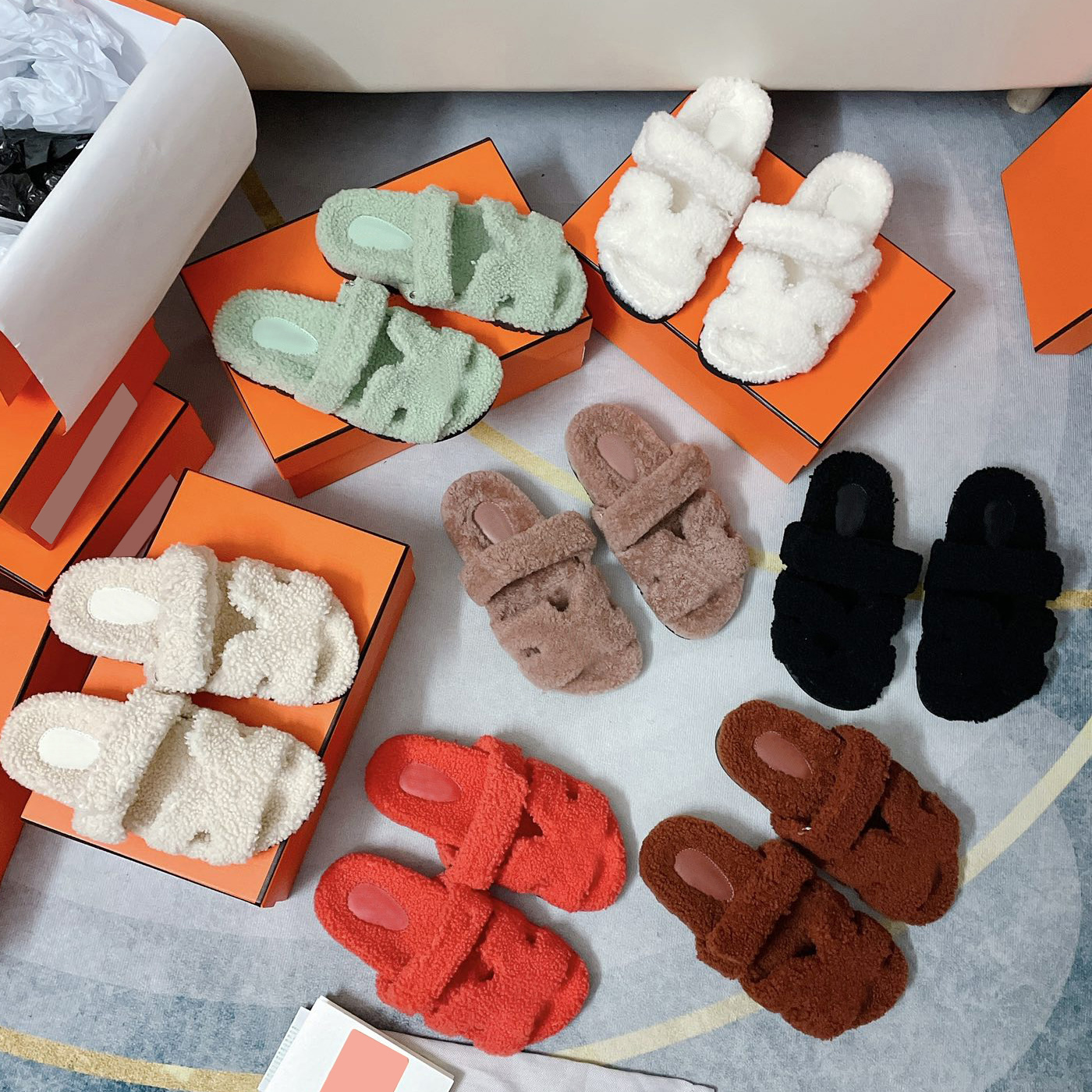 

Classic Beach Slippers Flats Summer Designer Leather Lady Wool Sandals Fashion Women Alphabet Muller Shoes Hotel Bathroom Ladies Sexy Sandals Top Quality, White