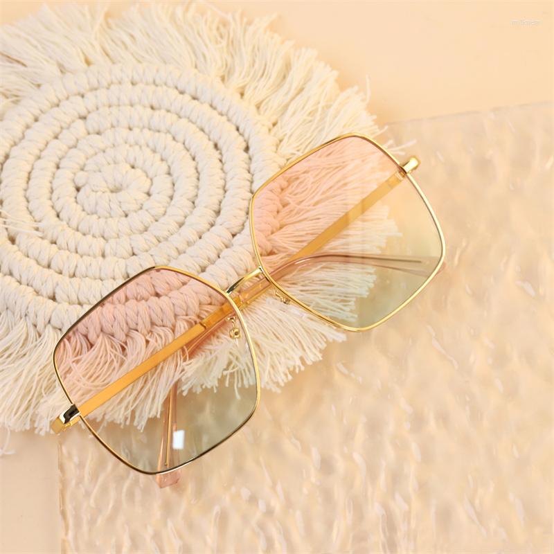 

Sunglasses Fashion Oversized Women Brand Designer Vintage Square Sun Glasses Female Big Frame Gradient Shades Oculos De SolSunglasses