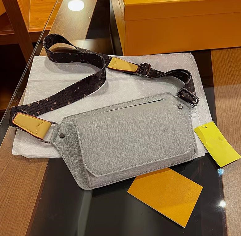 

Famous Bumbag Luxurys designers Cross Body Waist Bags Temperament Bumbags Fanny Pack Bum embossing flowers soft leather wallet bags Serial Number Date Code G366666, Bag