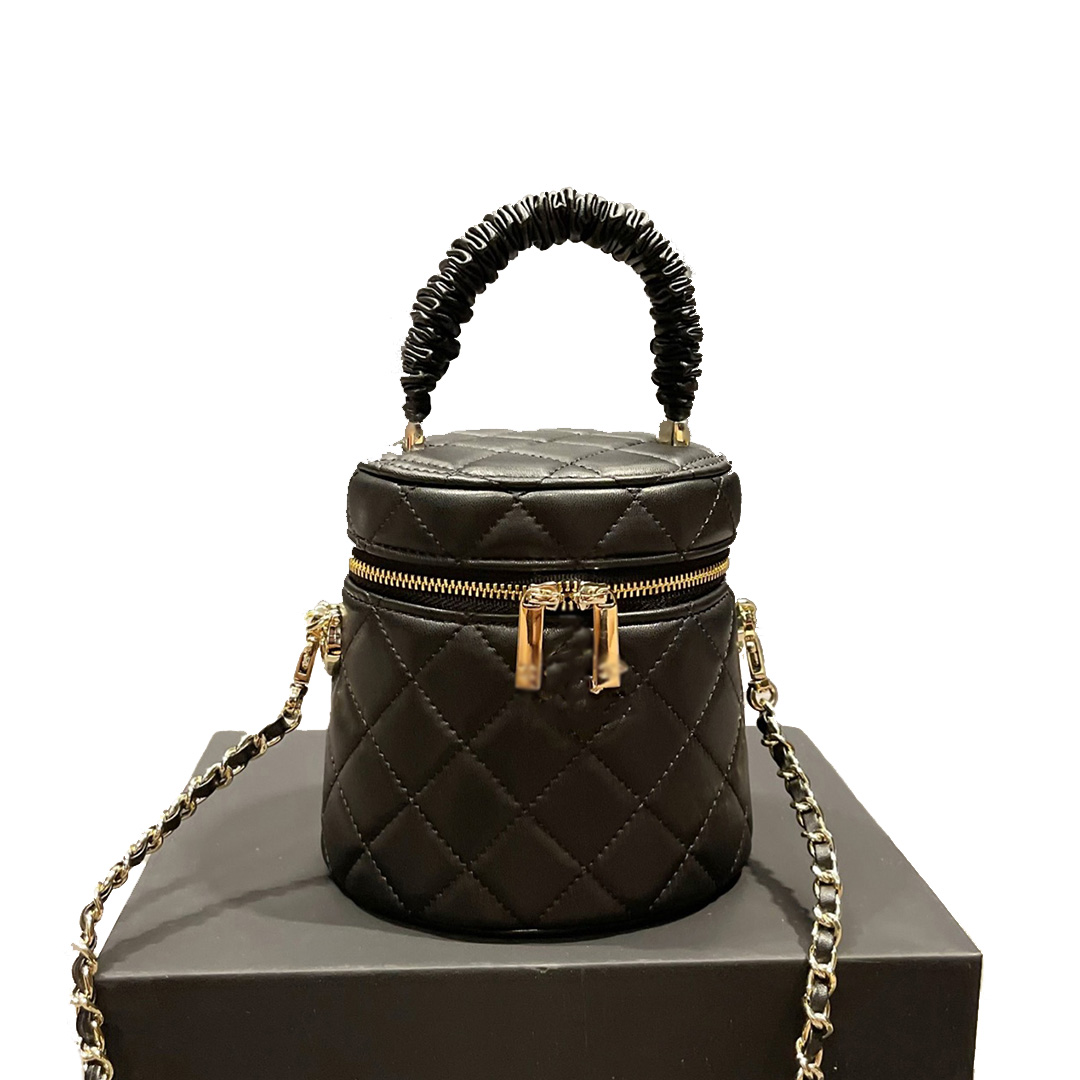 

Classic Mini Barrel-shaped Vanity Handbag Shoulder Bags Fashion Quilted Matelasse Lambskin Chain Crossbody Bag Top Quality Women Cosmetic Luxury Designer Bag 14CM, Pink