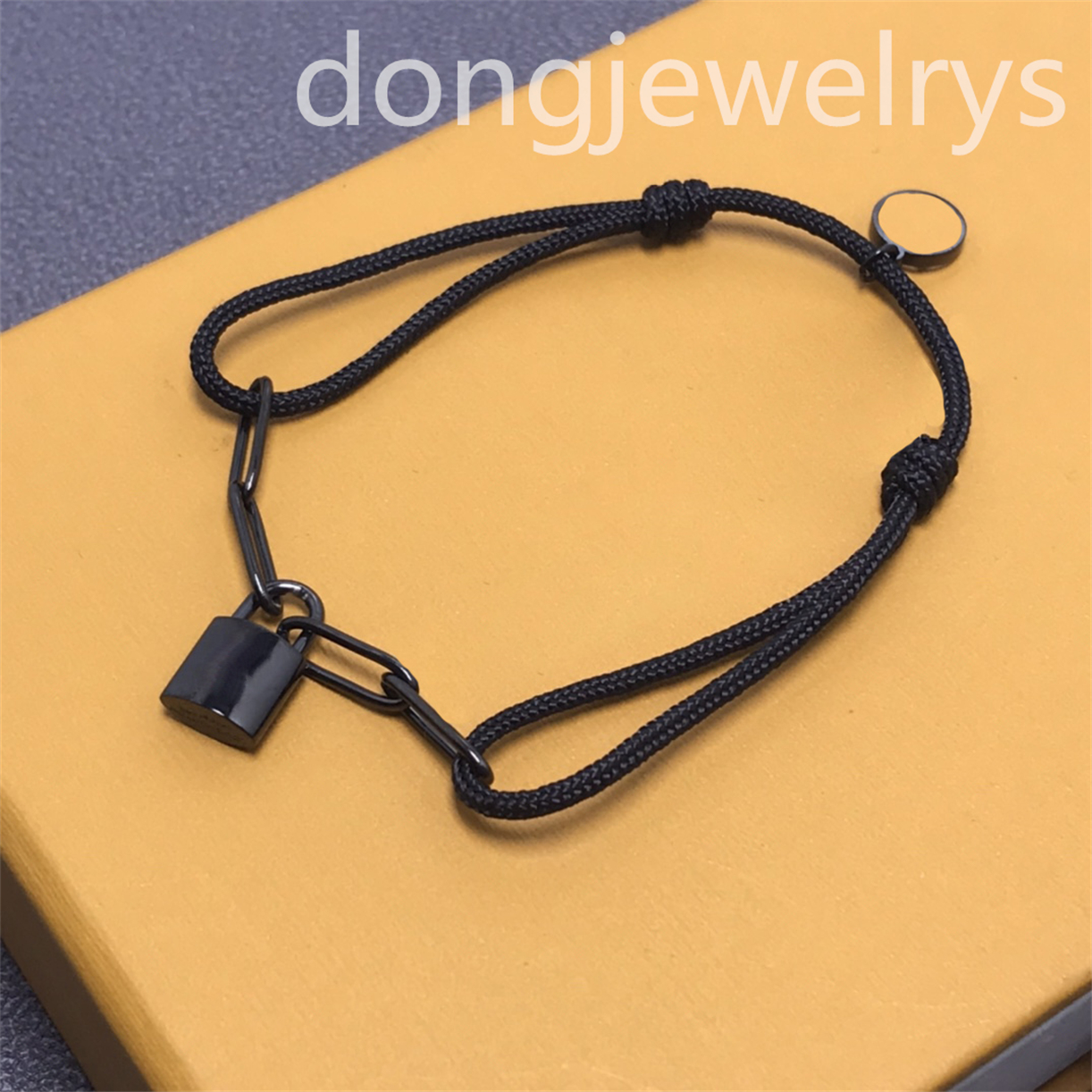 

Womens Top Designer Bracelet Dongjewelrys Chain Green Small Fresh Rope Bangles Friends Party Cjewelry Simple Lovely String Bracelet