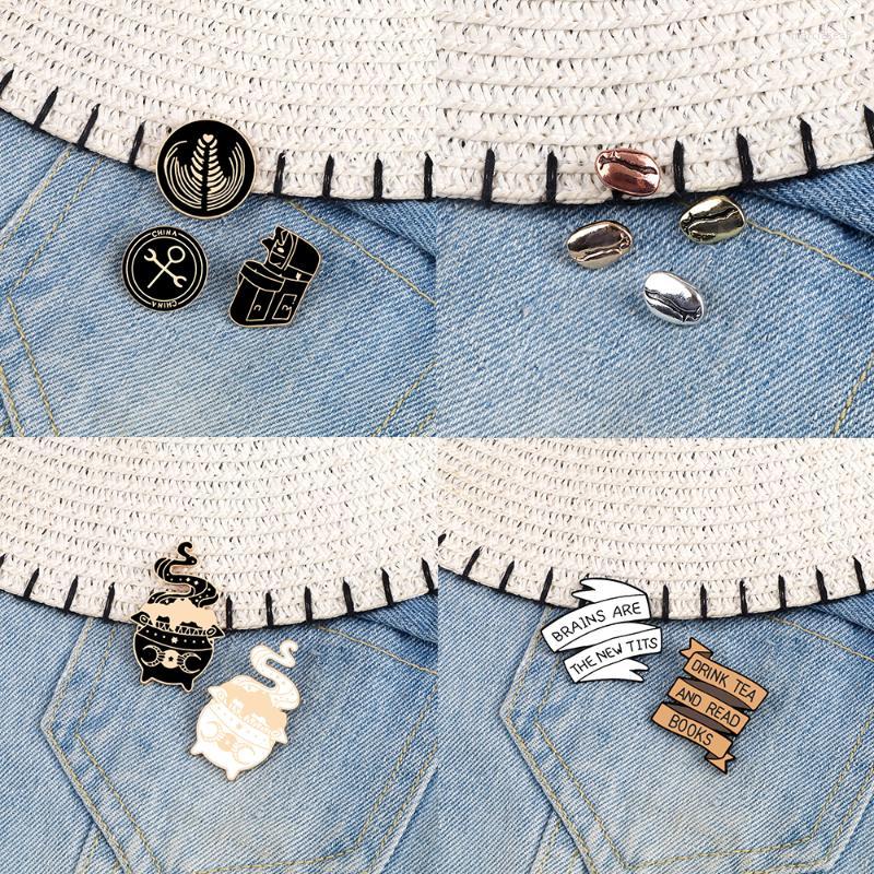 

Brooches Enamel Brooch Set Magic Experiment Furnace Coffee Bean Barista Latte Art Banner Slogan Badge Pin Denim Lapel Jewelry Accessories