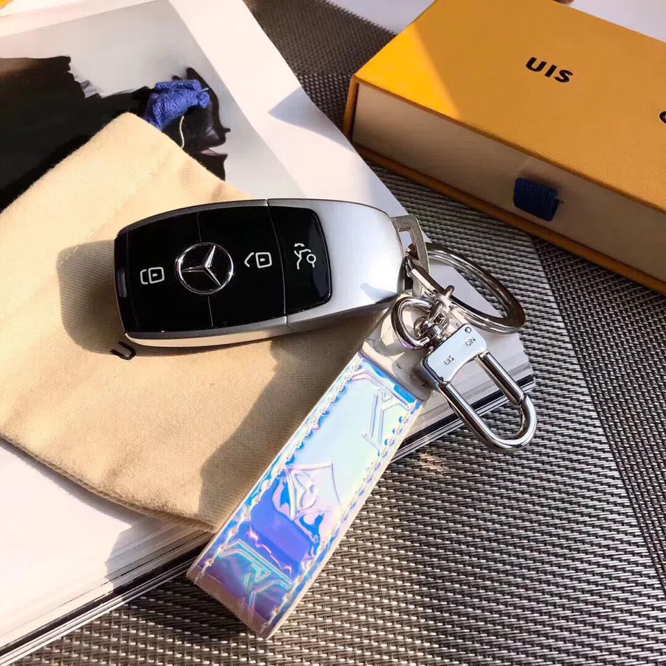 

Dazzling keychain old flower car keychains fashion luxurys designers keychain couple key chain top quality charm good nice