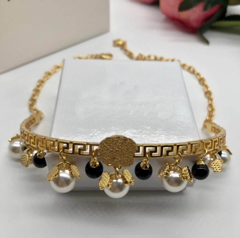 

Luxurious Choker Necklaces Double Row pearl Pendants Greece Meander Pattern chain Banshee Medusa portrait 18K gold plated Ladies necklace Sweet Designer Jewelry