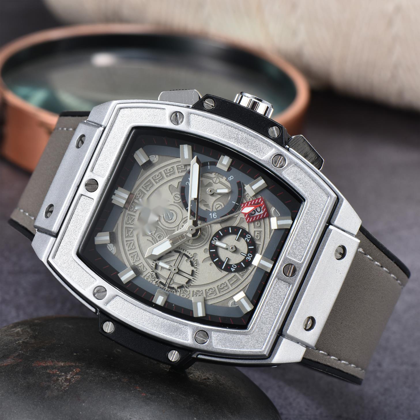 

Men's Watches Male Luxury Quartz Watches For Man Sports Men Designer Wristwatch