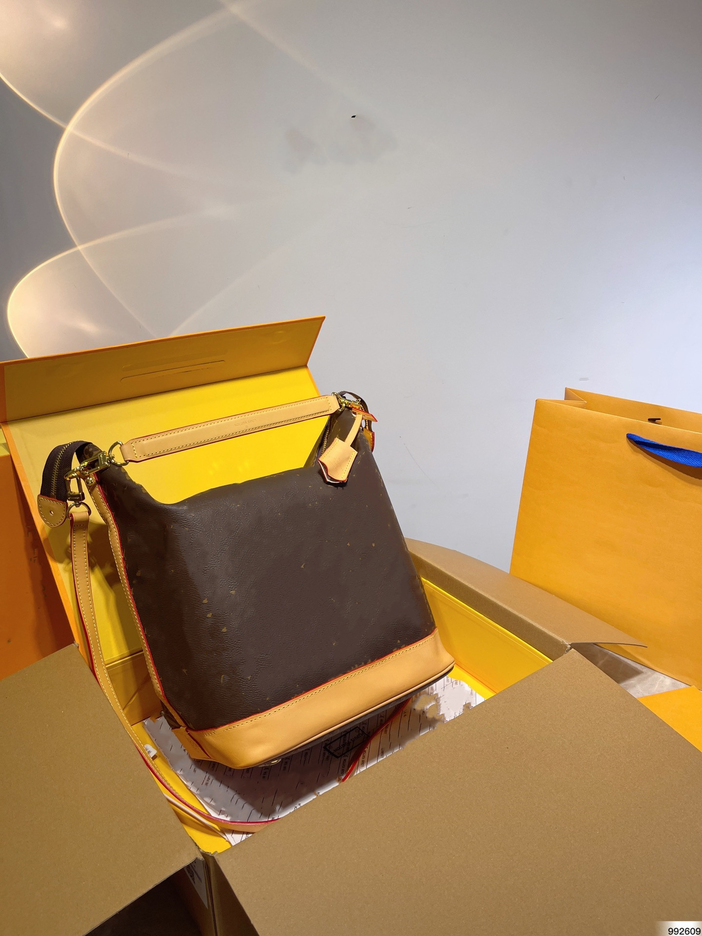 

Tote Purses Designer Croissant Shoulder bag women JAPANESE Vintage CRUISER genuine leather old flower cross body HOBO clutch handbag Bucket, Beige 21x23cm