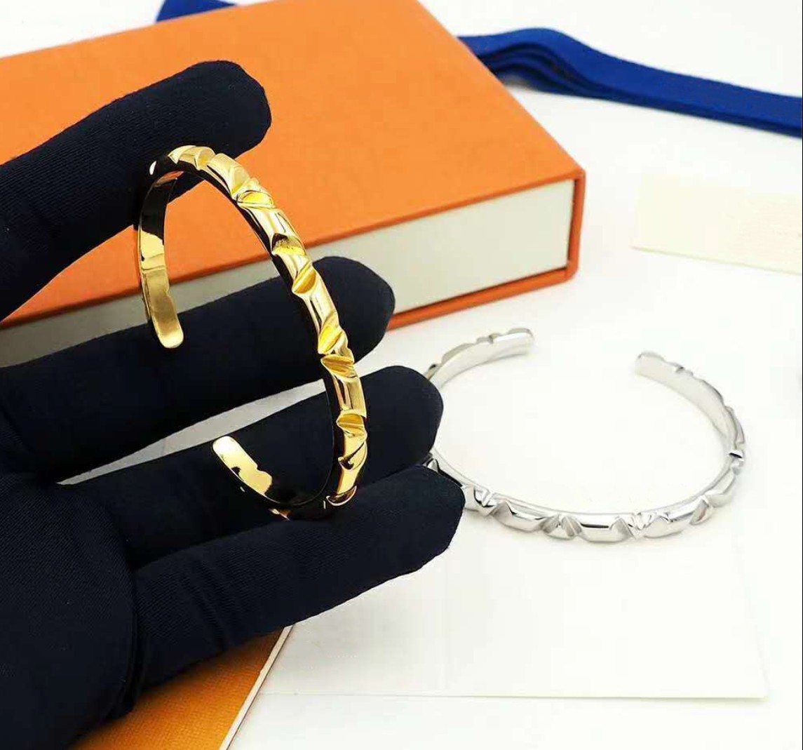 

2022 Fashion Bangle Letters Open Buckle Bracelets for Woman Jewelry Bracelet Jewelry Top Quality
