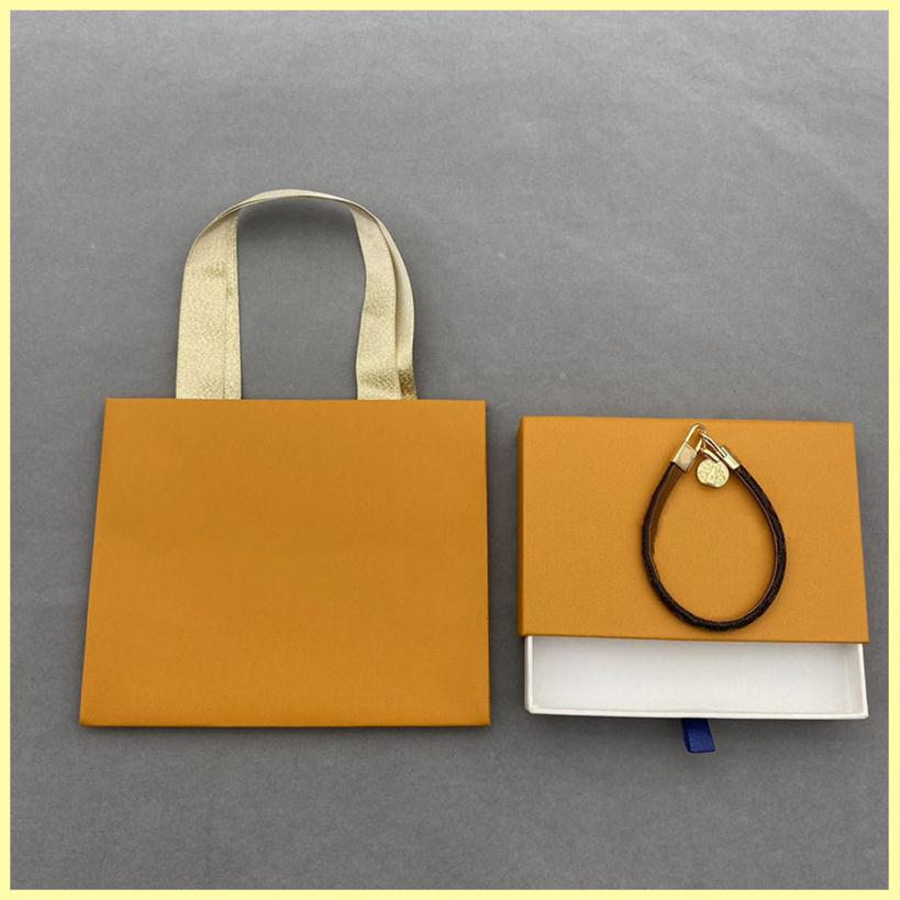 

Women Luxury Designer Bracelet Mens Bracelets Jewelry Womens Leather Bracelet With Lock Gold Pendant Bracelets L Brand 2021 21082303R282R