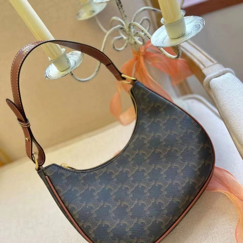 2022 new shoulder messenger bag Arc de Triomphe retro armpit bag hand carrying old flower bag