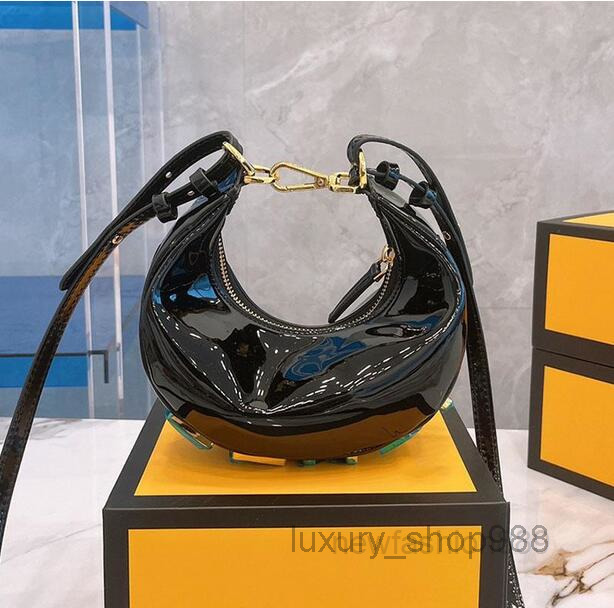 

Hobos Shoulder Bags Designer Half Moon Hobo Crobody Underarm Women Patent Leather Handbag Fashion Metal Letter Adjustable Strap Smooth Desig, Bf