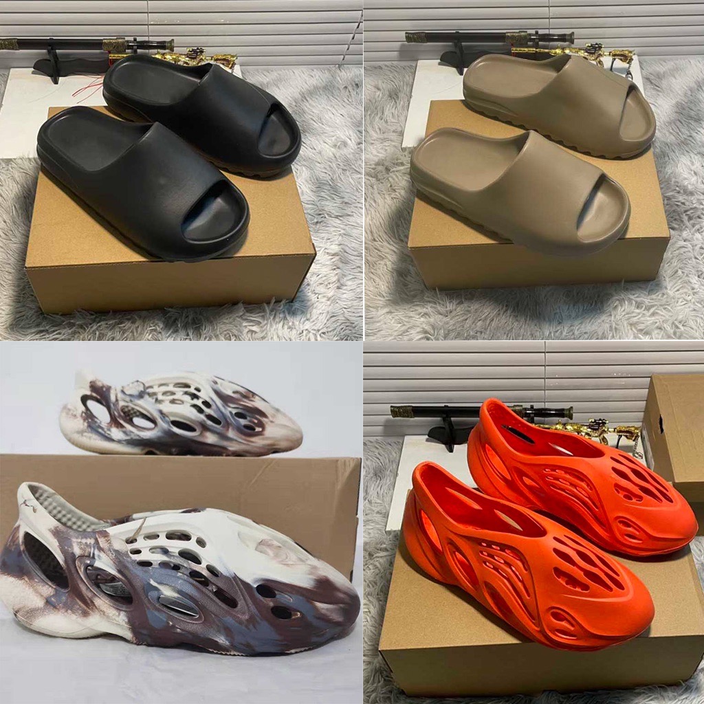 Designer Slippers Hollow Slippers Foam Rubber Sandals Designer Beach Graffiti Shoes Desert Summer Luxury Brand Men Women Flat Sandals Optional 36