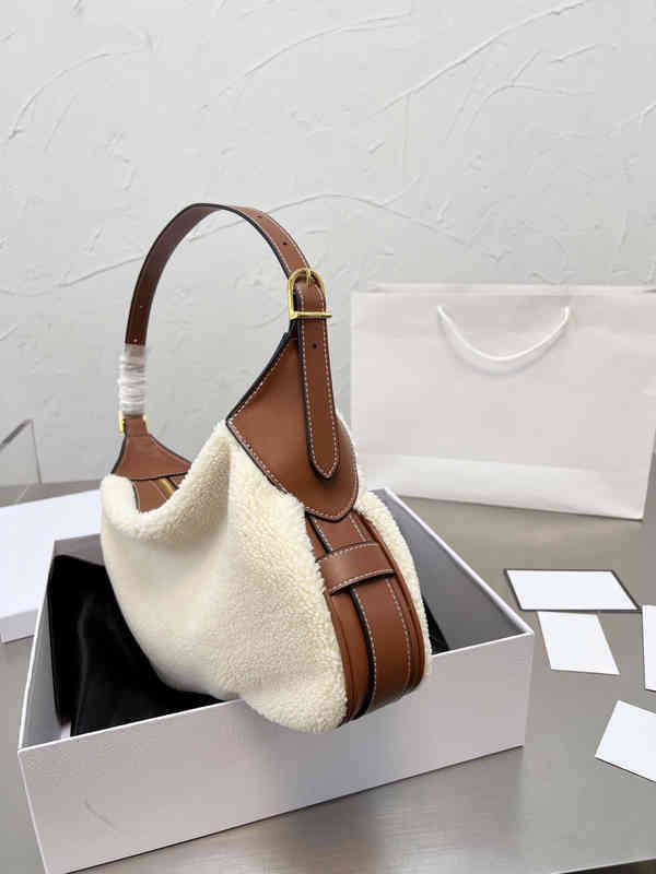Shoulder Bags Luxury Brand Romy Fashion Simple Square Bag Women's Designer High Quality Clutch Mobile Phone Handbags 1220