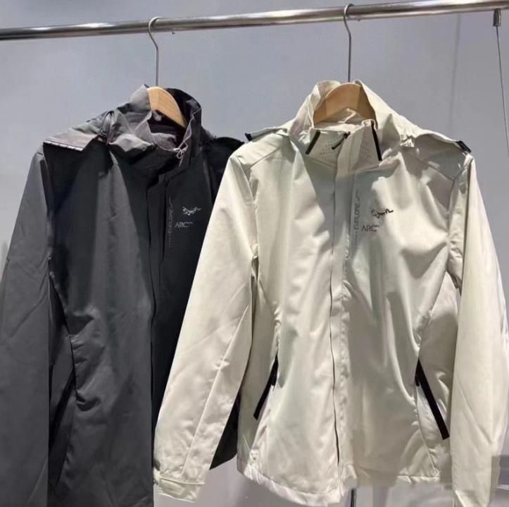 

Men Jackets Clothes Outwear newARC Jacket Men's Outdoor Sports Hoodie Warm Windproof Waterproof Lightweight Breathable Coat A01, Explain