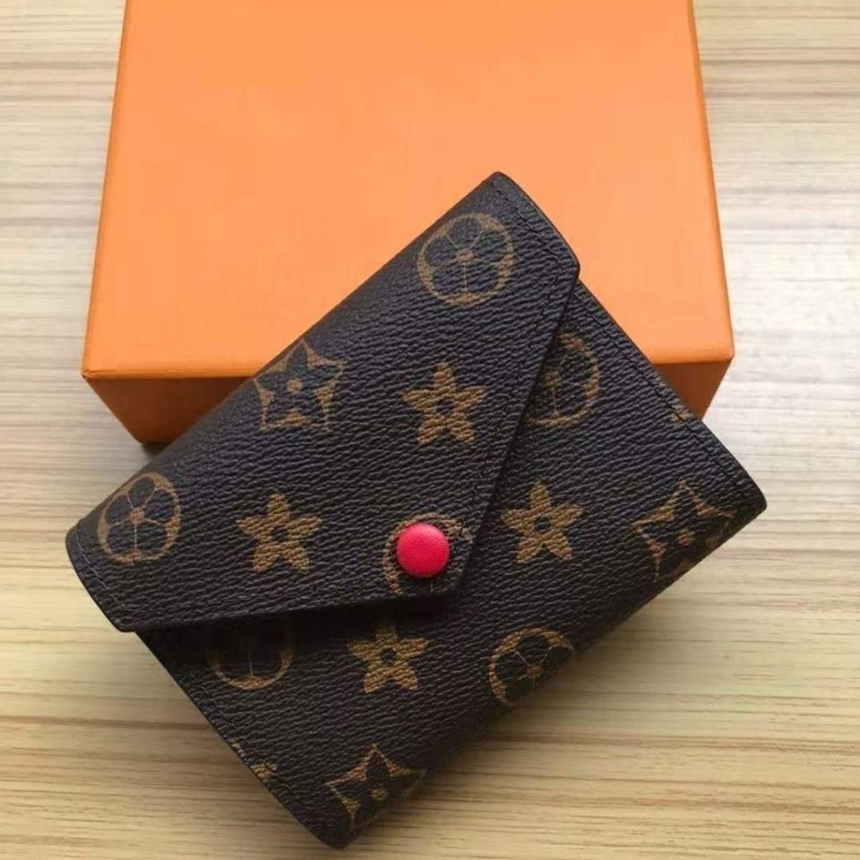 

High Quality Luxurys Designers Wallets Purse Bag Fashion Short Victorine Wallet Embossed Monograms Empreinte Classic Pallas Card Holder Zippy Coin Purses, Pink