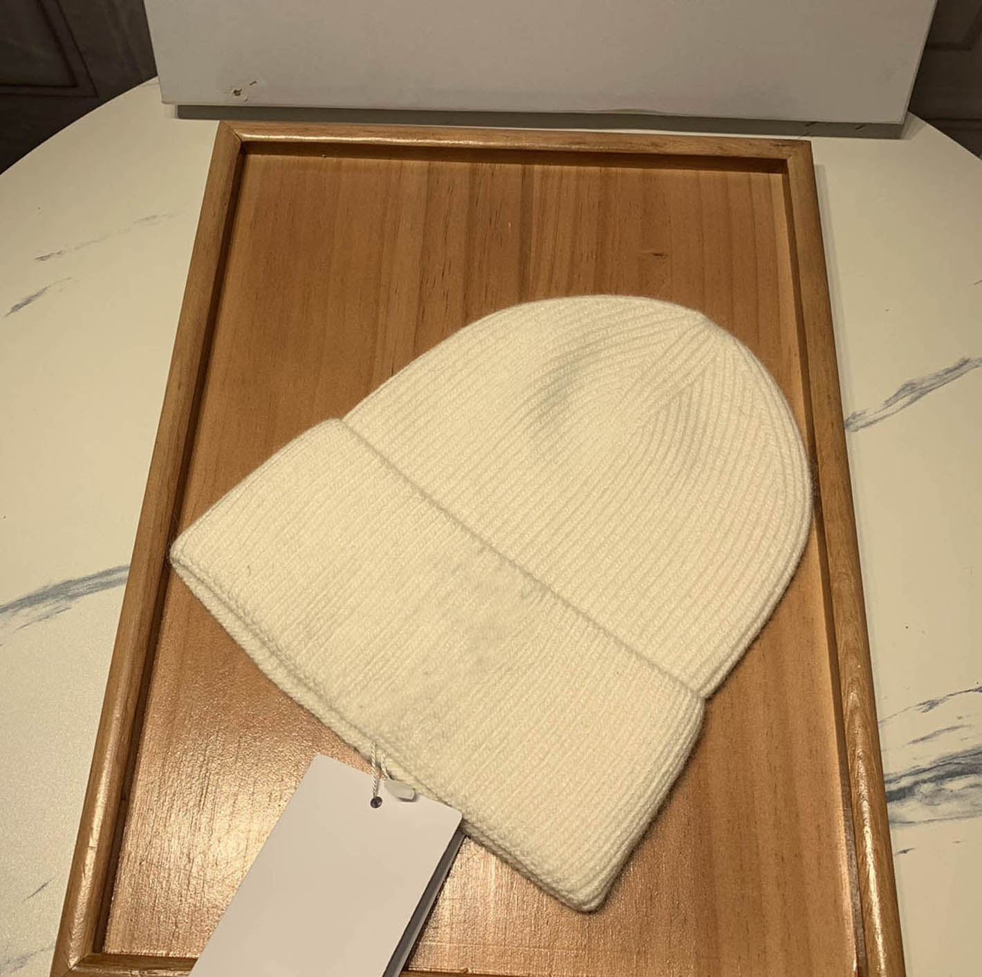 

Fashion High-quality Beanie Unisex Knitted Hat Classical Women Men Autume Winter Hats Ladies Casual Outdoor Sport Cap, Red