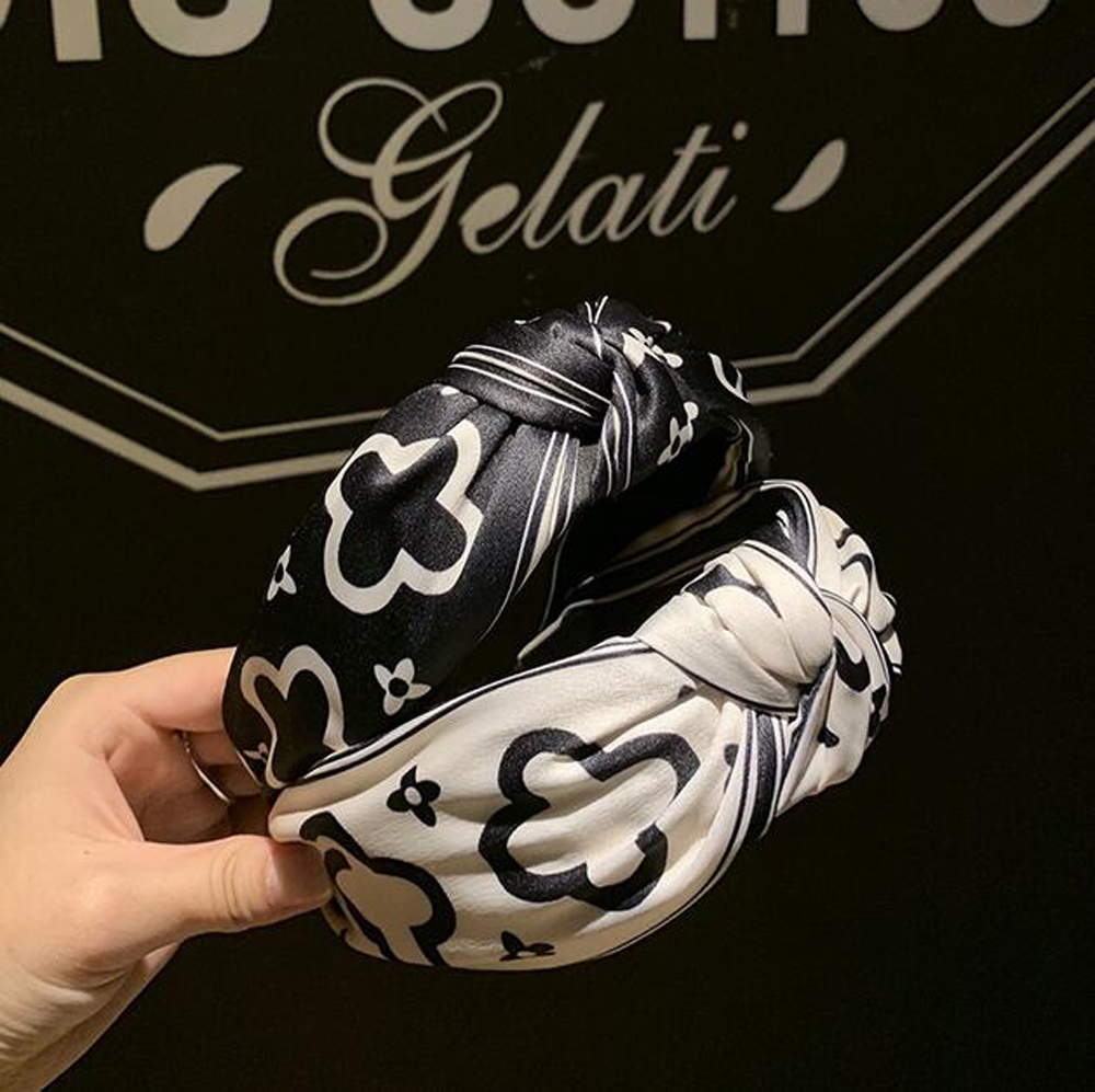 

Brand Designer Letter PU Leather Headbands Wide Edge Knotted Luxury Hair Hoop Headwear Hair Jewelry Accessories for Women Girls Headwrap