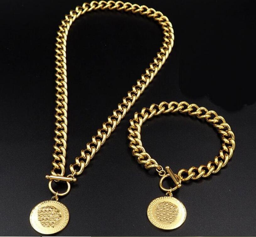 

Female Designed Brass Chain Choker Necklaces Bracelet Earring Medusa Head Portrait Pattern Pendant Womens Jewelry Set Banshee 18K Gold plated Designer Jewelry BD6, Golden