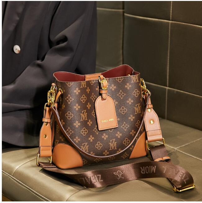 

Designer bags women's old flower bucket bag 2022 new retro style one-shoulder messenger bag printed chain handbag high quality 23cm, 6608 black old flower