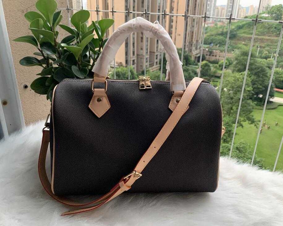 

2020 new Women Messenger Travel bag Classic Style Fashion bags Shoulder Bags Lady Totes handbags 30 cm With key lock 112xcd #87400, Black