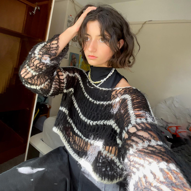 

Women' Sweaters Loose knit sweater with round neck and long sleeves, Black