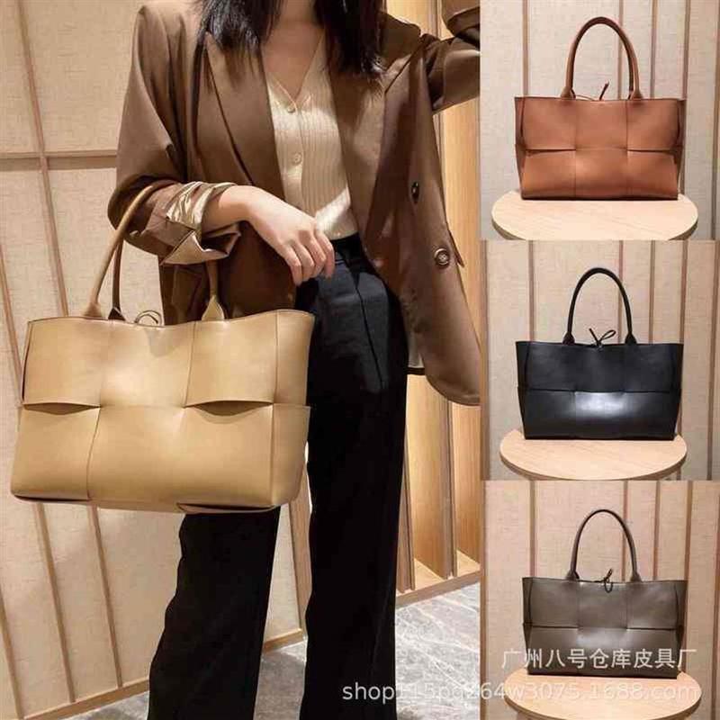 

bags bottegas arco Venetas Explosive Fashion Bottegas Handbags Same Leather Woven Tote Shopping Bag One Shoulder Handle Bag324d, Light caramel small 22cm