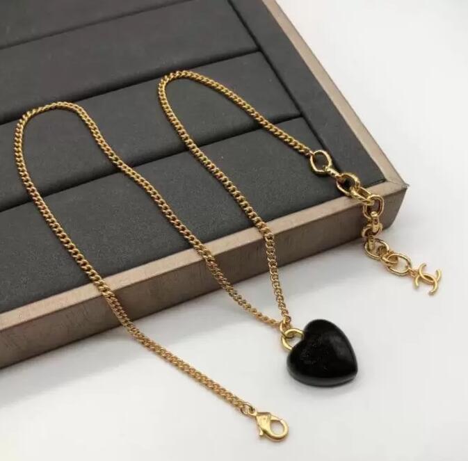 

Letter Pendant Necklaces Women's Black Heart Necklace Clavicle Chains Choker Women's Jewelry