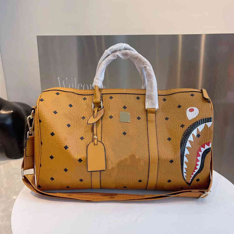 Duffle Bags Designer Gym bagages sacs de voyage requin sac à main haute capacité en cuir luxe bandoulière sacs à main unisexe sport fitness sacs