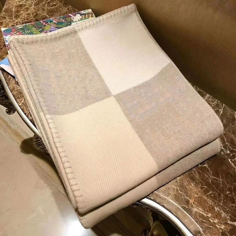 

2022 NEW Blankets H Thick Home Sofa Good Quailty Beige Blanket CUSHION TOP Selling Big Size Wool lot colors Please leave Message To Me