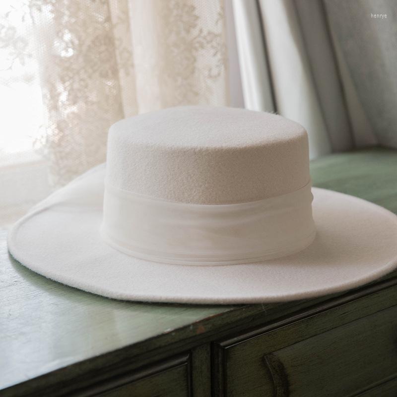 

Stingy Brim Hats Vintage Female Australian Wool Flat Top Jazz Hat For Women England Long White Veil Fedora Autumn Winter Elegant Ladies