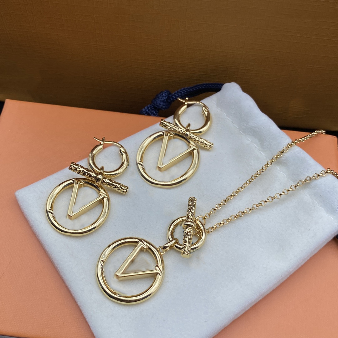 

Set Fashion Necklace earrings Designer Stainless Steel Luxury Jewelry Ladies Brand, Golden