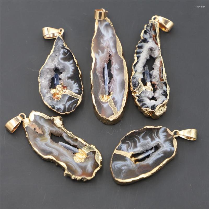 

Pendant Necklaces Geode Agates Slice Pendants Inlaid Natural Blue Kyanite Point Irregular Shape Stone Elegant Quartzs Mexican Jewelry Making